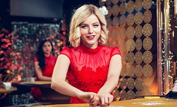 Mã QR để tải ứng dụng 678win.c cho Android và điện thoại hiển thị quá trình cài đặt